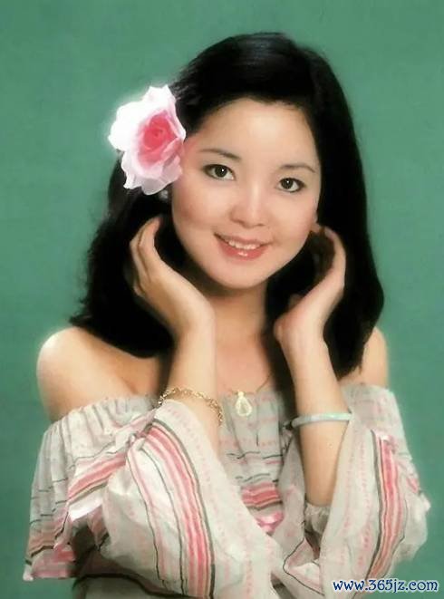 邓丽君三哥否定妹妹与与成龙有私生子