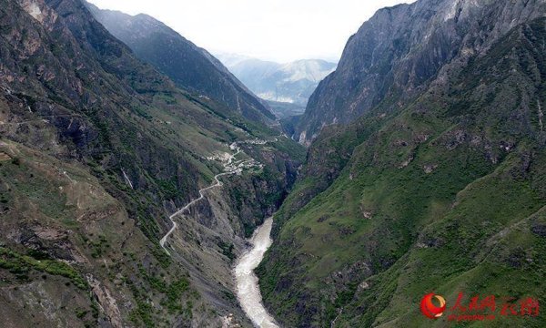 九游体育娱乐网也使得虎跳峡徒步道路火热“出圈”-九游会体育 ag九游会登录j9入口 j9九游会登录入口首页